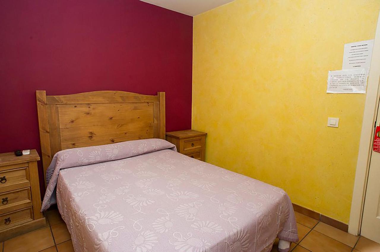 Hostal Velarde Talavera de la Reina Extérieur photo